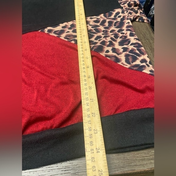 Cozy Red Leopard Print Oversized Sweater Top
New without tag. - Picture 7 of 8